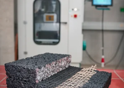 Hochschule Magdeburg-Stendal - halbaufgeschnittene Platte Bild 13